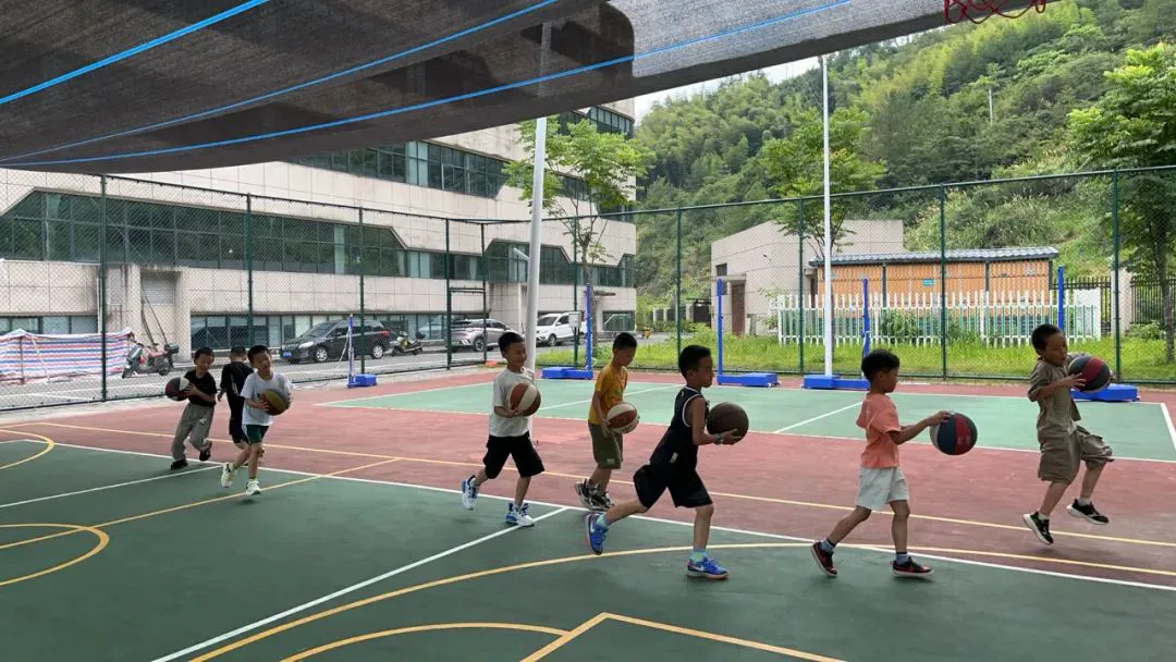 哪里有适合初学者的篮球站位练习方法_0