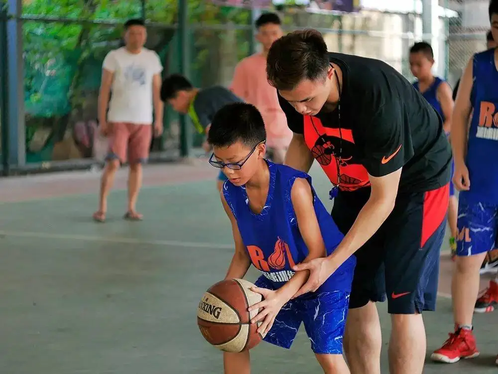 哪里有适合初学者的篮球站位练习方法_2